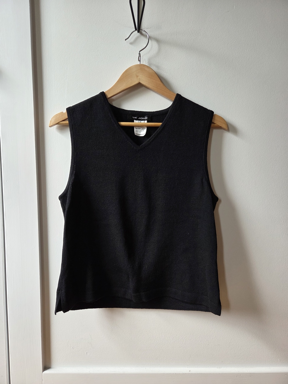St. John Knits Black Sleeveless V-Neck